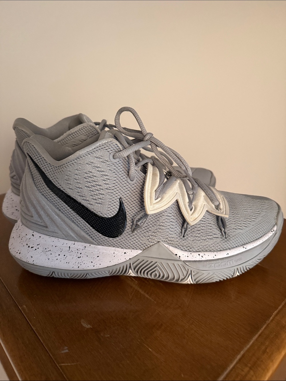 Nike Gray & Black Men's Basketball Shoes